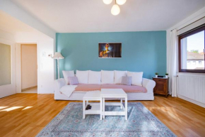 Charmante Wohnung -Altes Kino- 2SZ-2Bad-Terrasse-Netflix